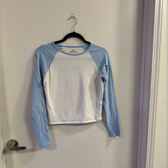 L Hollister Cropped Baby Baseball Tee white and light blue - Picture 1 of 1